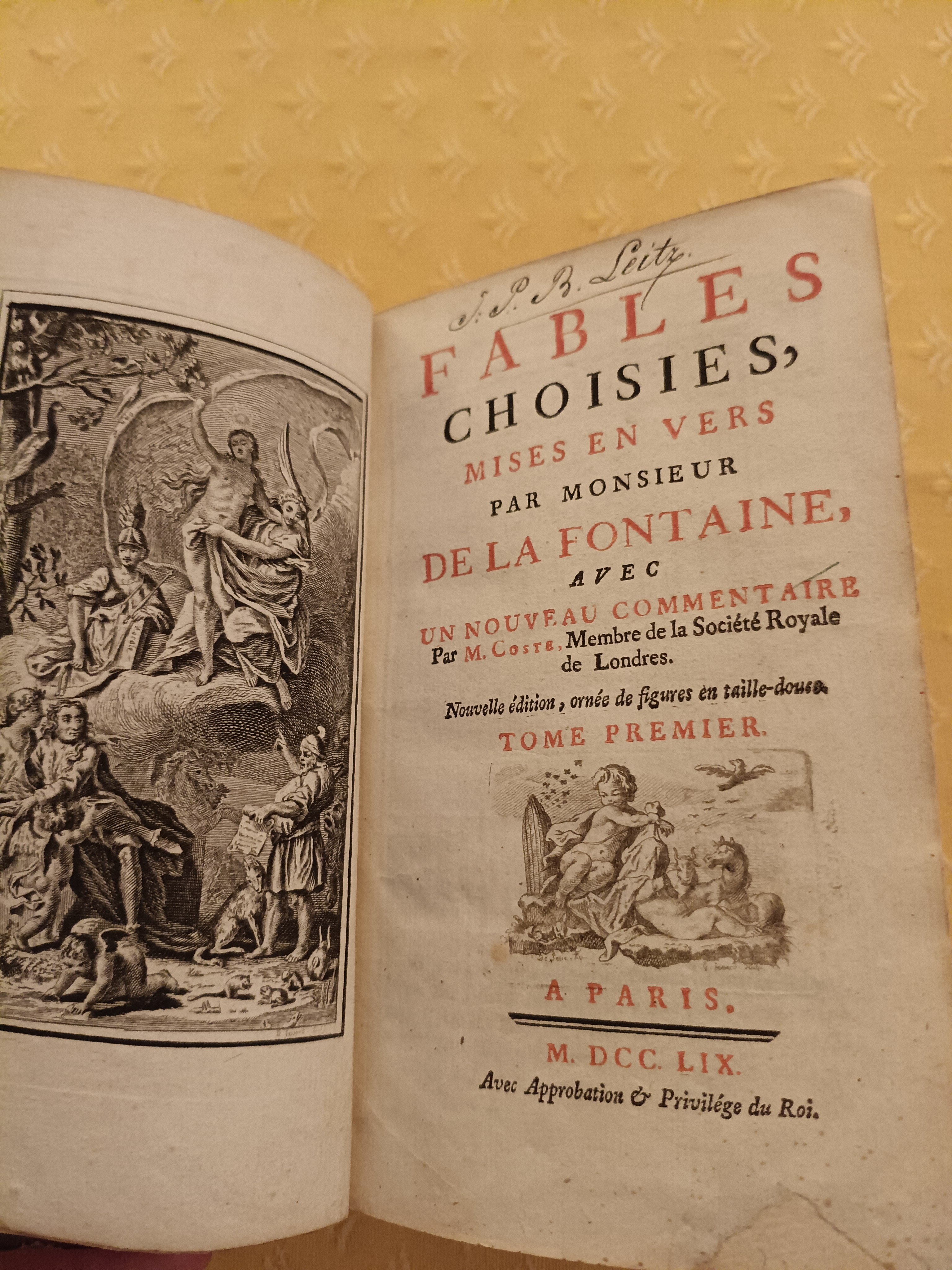 Livre ancien photographié pour analyse